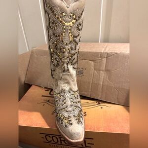 CORRAL COWGIRL BOOT GOLD INLAY BONE 
SZ 7